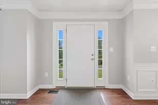 200 Fairway Cir, Cross Junction, VA 22625 - Photo 8