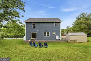 200 Fairway Cir, Cross Junction, VA 22625 - Photo 2
