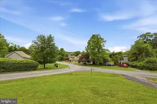 200 Fairway Cir, Cross Junction, VA 22625 - Photo 38