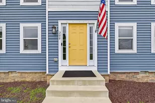 200 Fairway Cir, Cross Junction, VA 22625 - Photo 6