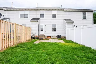 218 Stratford Dr, Winchester, VA 22602 - Photo 2