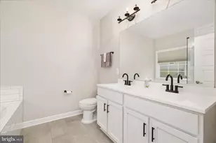 103 Fairway Cir, Cross Junction, VA 22625 - Photo 18