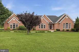 300 Tavistock Dr, Winchester, VA 22602 - Photo 2