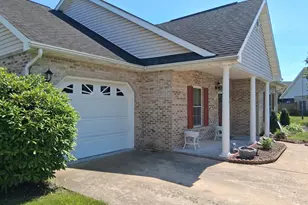 307 Lynn Dr, Stephens City, VA 22655 - Photo 2