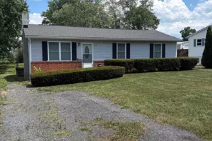 153 Sunset Dr, Winchester, VA 22602 - Photo 2