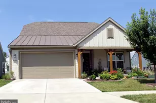 142 Milkweed Dr, Lake Frederick, VA 22630 - Photo 2