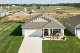 121 Grasmere St, Stephens City, VA 22655 - Photo 6