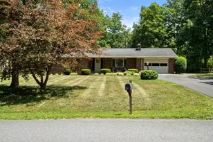 106 Hickory Hill Dr, Stephens City, VA 22655 - Photo 2