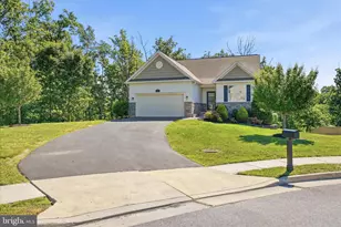 127 Auburn Hill Ct, Stephens City, VA 22655 - Photo 2