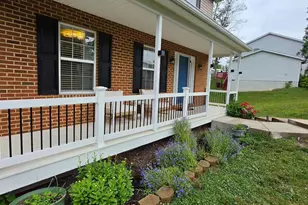 112 Ashley Dr, Winchester, VA 22602 - Photo 6