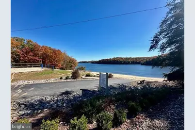 700 S Lakeview Drive, Cross Junction, VA 22625 - Photo 38
