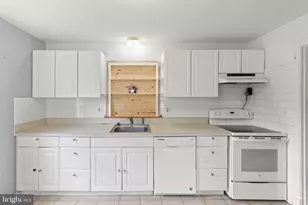 143 E Dowell J Circle E, Winchester, VA 22602 - Photo 6
