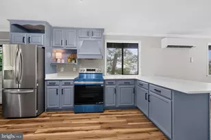 233 Sunset Cir, Cross Junction, VA 22625 - Photo 16