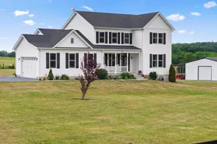 131 Hokie Ln, Stephens City, VA 22655 - Photo 2