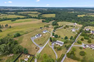 131 Hokie Ln, Stephens City, VA 22655 - Photo 6