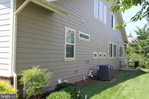 213 Grebe Dr, Lake Frederick, VA 22630 - Photo 4