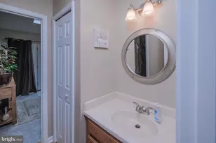 228 Fairway Cir, Cross Junction, VA 22625 - Photo 16
