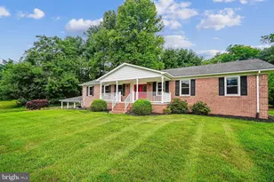 112 Beverly Dr, Winchester, VA 22602 - Photo 2