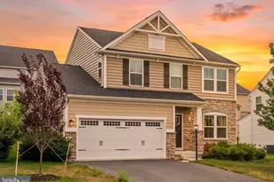 112 Fringetree Ct, Lake Frederick, VA 22630 - Photo 2