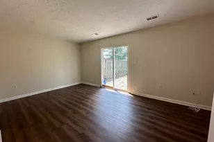 327 Georgetowne Ct, Stephens City, VA 22655 - Photo 2