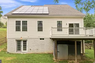 210 Woods Dr, Cross Junction, VA 22625 - Photo 2