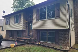 1226 Lakeview Dr, Cross Junction, VA 22625 - Photo 2