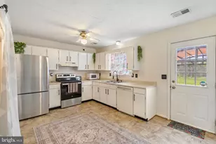 222 Parkside Dr, Winchester, VA 22602 - Photo 4