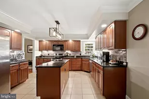 303 Northwood Cir, Cross Junction, VA 22625 - Photo 20