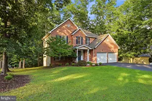 303 Northwood Cir, Cross Junction, VA 22625 - Photo 4