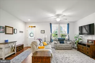 584 McDonald Rd, Winchester, VA 22602 - Photo 2