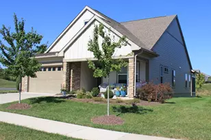 109 Walleye Ct, Lake Frederick, VA 22630 - Photo 2