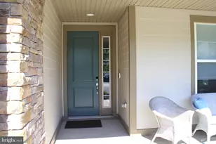 109 Walleye Ct, Lake Frederick, VA 22630 - Photo 4