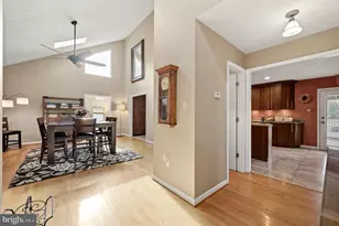413 Masters Dr, Cross Junction, VA 22625 - Photo 12