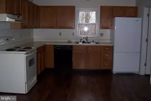 1258 Lakeview Dr, Cross Junction, VA 22625 - Photo 4