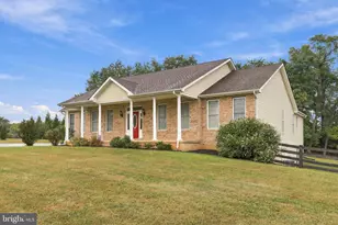 150 Albert Cir, Winchester, VA 22603 - Photo 2