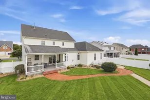 207 Cool Spring Dr, Stephens City, VA 22655 - Photo 2
