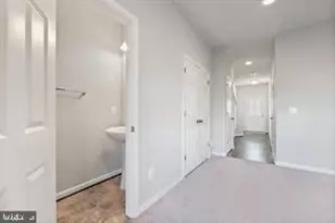 105 Poinsettia Wy, Stephenson, VA 22656 - Photo 2