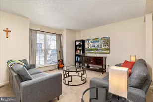 303 Sutton Ct, Winchester, VA 22601 - Photo 2