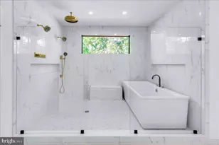 4621 Fairfax Mnr Ct, Chantilly, VA 20151 - Photo 18