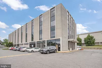 6201 Leesburg Pike #403, Falls Church, VA 22044 - Photo 2