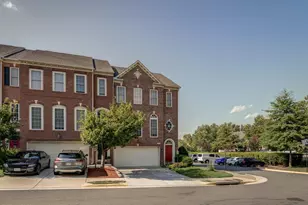 8410 Chaucer House Ct, Lorton, VA 22079 - Photo 2