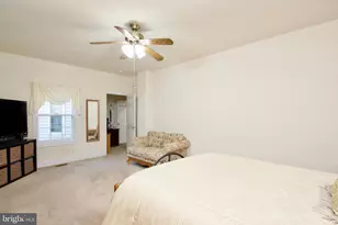 7801 Ridgewood Dr, Annandale, VA 22003 - Photo 28