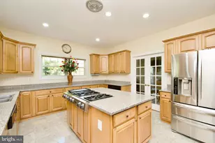 7801 Ridgewood Dr, Annandale, VA 22003 - Photo 20