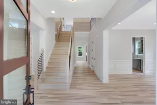 9017 Ellenwood Ln, Fairfax, VA 22032 - Photo 10