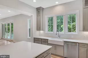 9017 Ellenwood Ln, Fairfax, VA 22032 - Photo 20