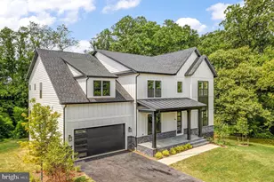 9017 Ellenwood Ln, Fairfax, VA 22032 - Photo 2