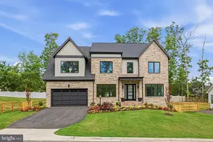 9205 Franks Pt Ln, Lorton, VA 22079 - Photo 2