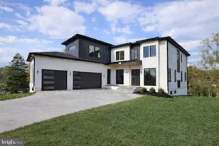 2447 Flint Hill Rd, Vienna, VA 22181 - Photo 2