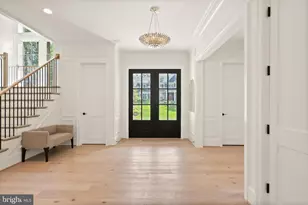 8912 Gallant Green Dr, McLean, VA 22102 - Photo 6