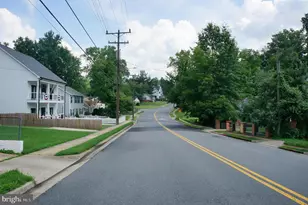 3027 Wayne Rd, Falls Church, VA 22042 - Photo 2